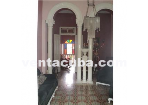Se oferta una vivienda de estilo colonial ideal ..