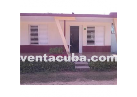 Case de nueva construcción recién pintada buen..