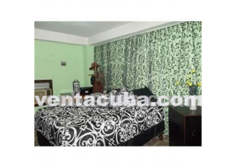 Se vende casa en el centro de la ciudad de Santi..