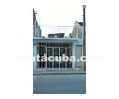 Ubicada en el reparto Sueño, sin vecinos en fre..