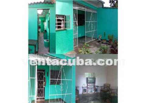 La casa es de placa, todo en perfecto estado, cu..