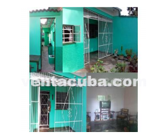 La casa es de placa, todo en perfecto estado, cu..