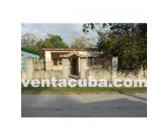 Casa con patio grande en Paraíso  Cotorro..