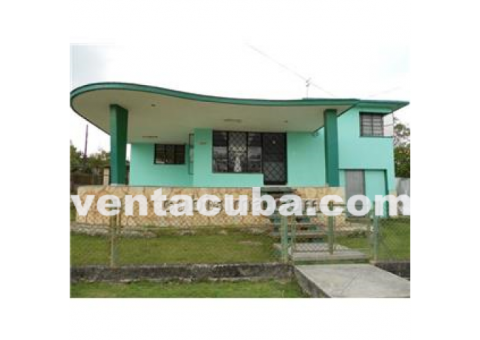 Casa independiente con 2 Apto. adicionales Cotor..