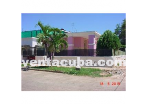 casa de 4/4 con garage y carpoch en la sierra, p..