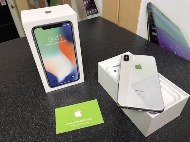Apple iPhone X SIM FREE / UNLOCKED
