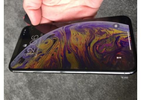 Apple iPhone Xs 64GB € 520 iPhone Xs Max 64gb € 570 Contact WhatsApp +44 7451 238998
