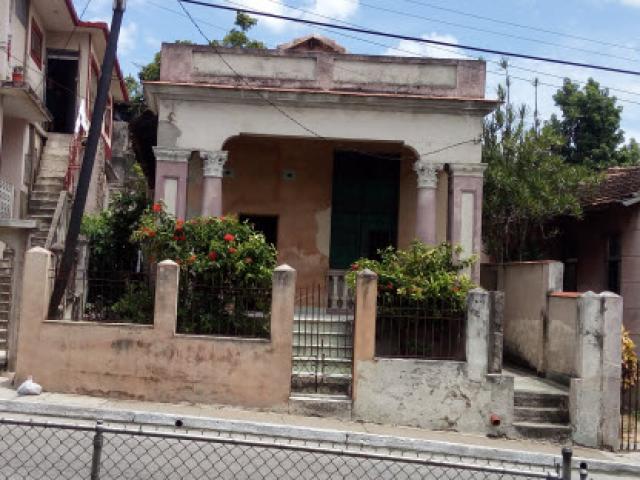 Se vende casa en Mtzas cerca Parque Rene Fraga o se permuta para Habana