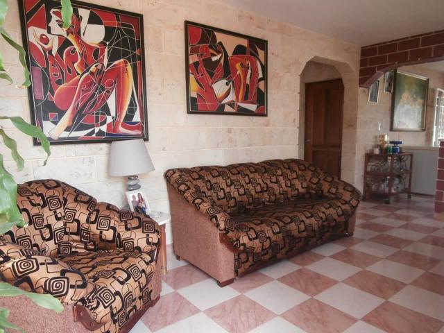 Casa con piscina y ranchon