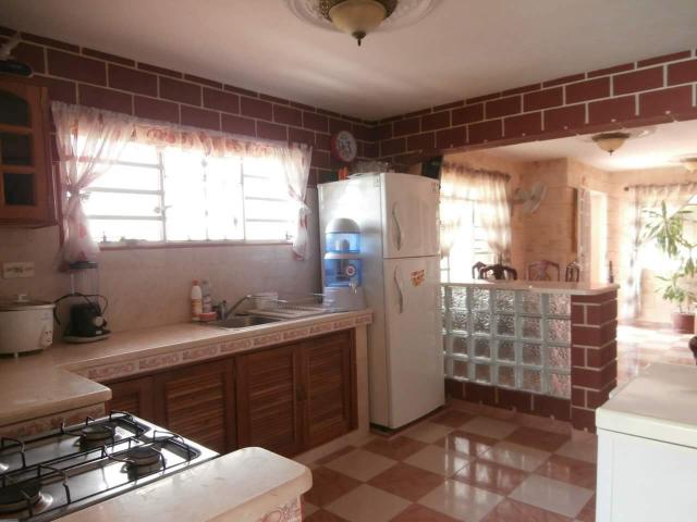 Casa con piscina y ranchon