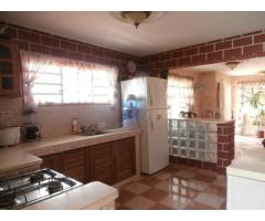 Casa con piscina y ranchon