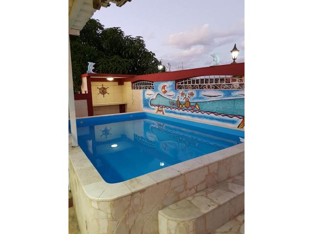 Casa con piscina y ranchon