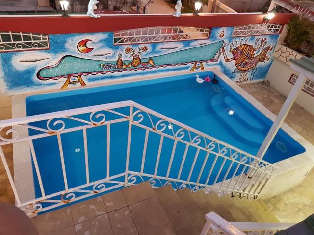 Casa con piscina y ranchon