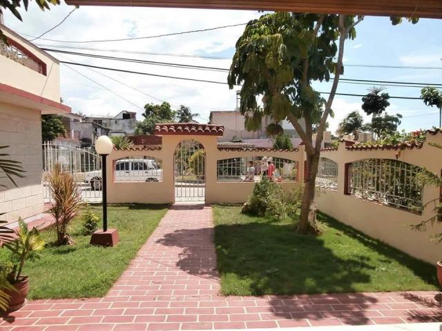 Casa con piscina y ranchon