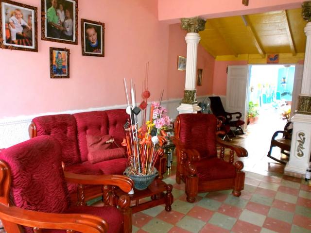 CASA COLONIAL CASCO HISTORICO CON TODO DENTRO