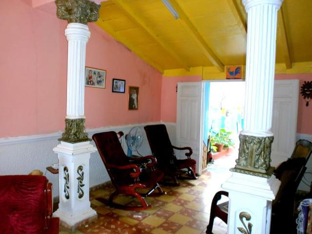 CASA COLONIAL CASCO HISTORICO CON TODO DENTRO