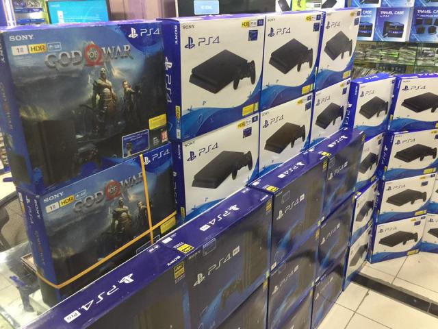 Apple iPhone Xs Max/Playstation 4 Pro Whatsapp +16137065737