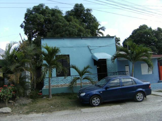 VENDO CASA EN GUANTANAMO