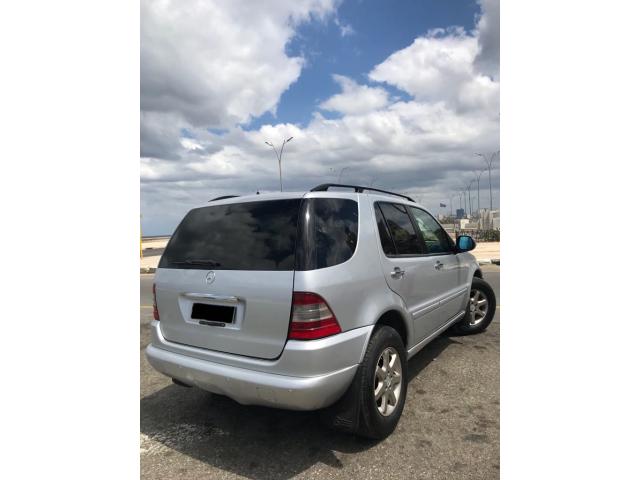 Mercedes Benz V8 del 2000 Automático en perfecto estado tecnico