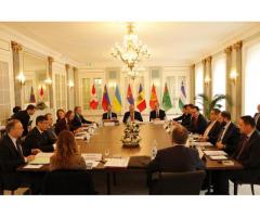 Oportunidad de ayudar a personas honestas.