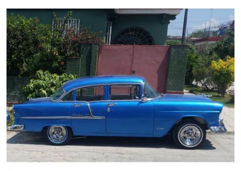 Se vende chevrolet 55 con mecánica de toyota 3L automático en buenas condiciones, llamar al 76481395