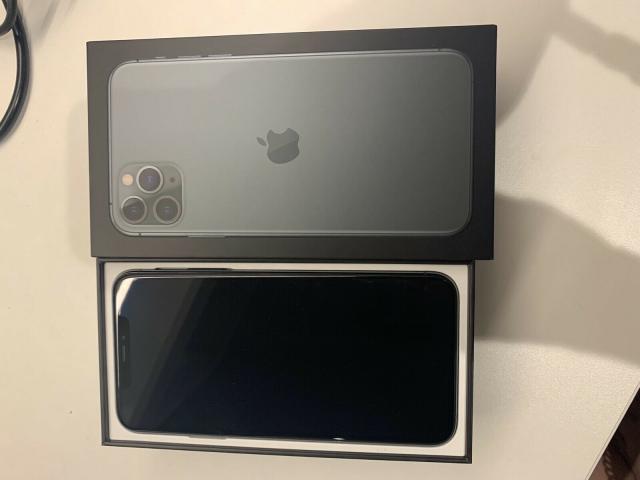 Apple iPhone 11 Pro Max - 64GB - Verde