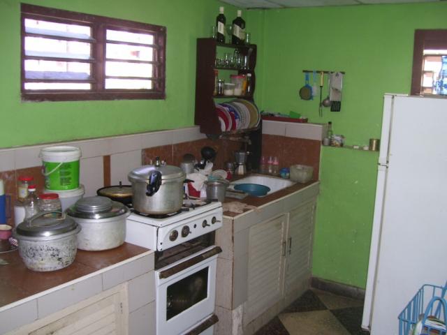 Apto en Centro Habana ¾ a 2 cuadras del Parque La Fraternidad,11000CUC.Ajustable