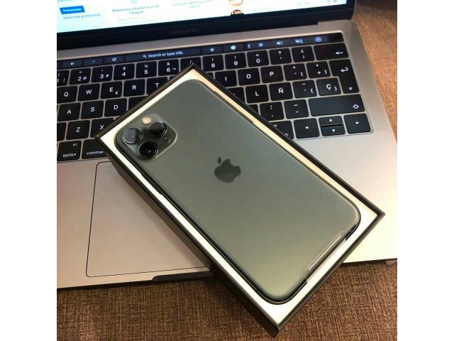 Apple iPhone 11 Pro Max 256GB Unlocked == $900