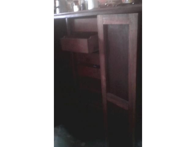 chiforovet escaparate de caoba con tres ptas, calidad , durabilidady estetica