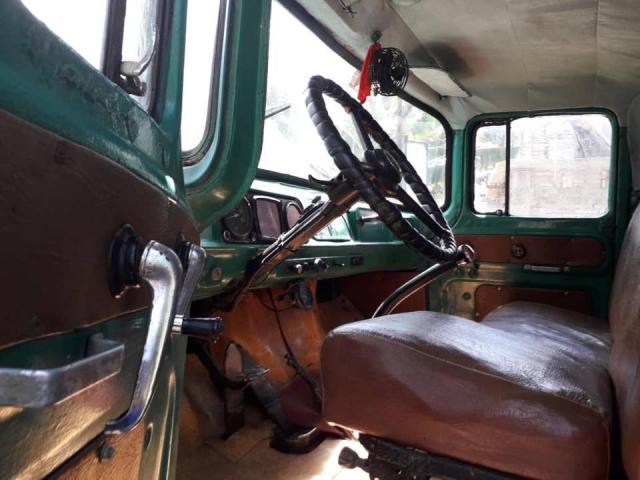 Camion de carga/ Pasajeros ZIL 130 V8