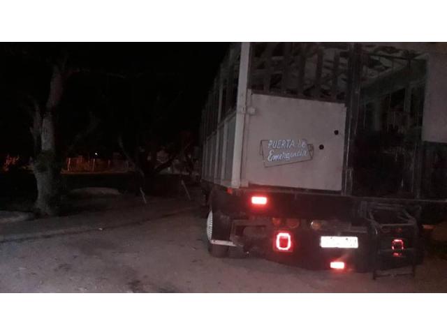 Camion de carga/ Pasajeros ZIL 130 V8