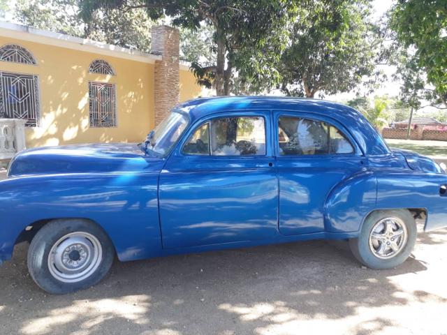 Chevrolet 1949 sedan 4 puertas.