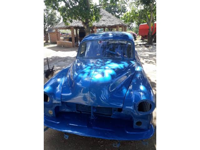 Chevrolet 1949 sedan 4 puertas.