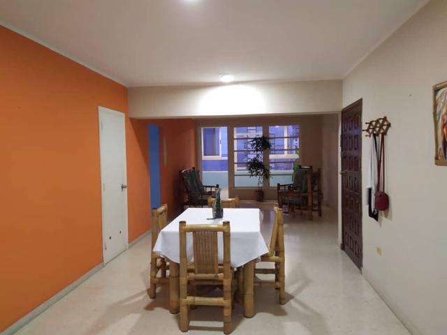 APARTAMENTO CON VISTA AL MAR.