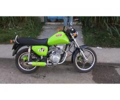 Moto moderna barata. 125cc