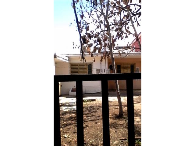 Venta de casa toda placa, libre, mat de construccion solido y gran patio