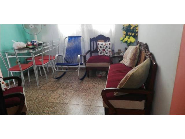 Juego de sala de cedro tallado