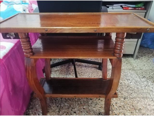 Juego de sala de cedro tallado