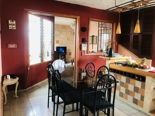 Se vende casa grande en centro histórico de Cienfuegos