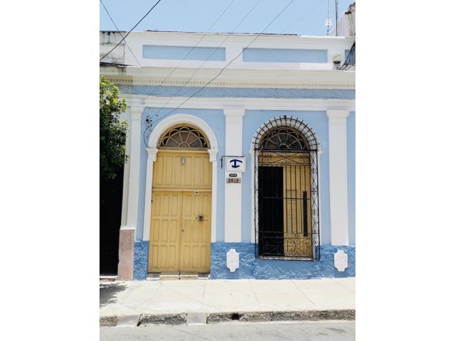 Se vende casa grande en centro histórico de Cienfuegos