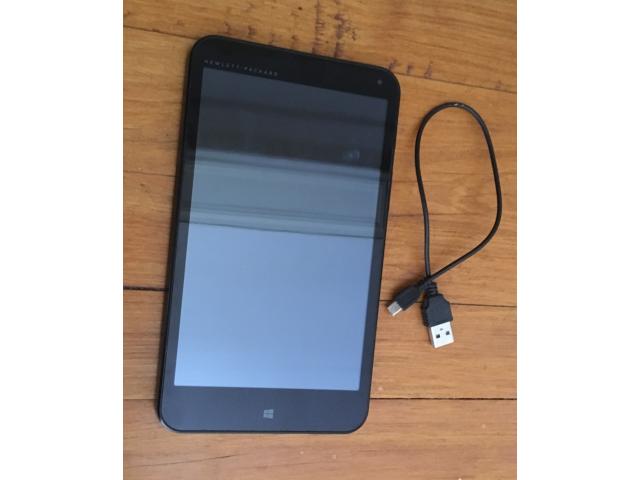 TABLET HP STREAM 7 CON SU CABLE DE USB.