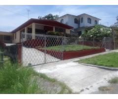 Casa-apartamento muy amplia en el Reparto Chibas, se valoran propuestas