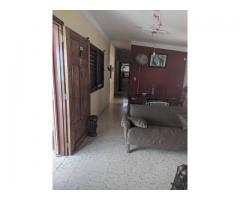 Casa-apartamento muy amplia en el Reparto Chibas, se valoran propuestas