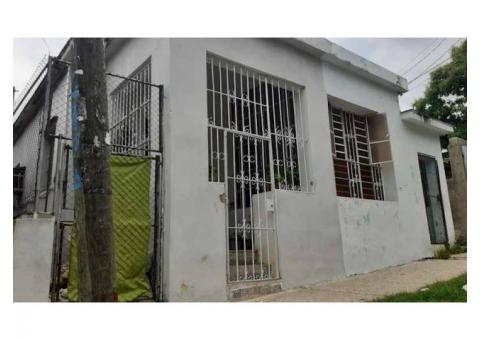 Casa Grande buena zona de Playa, placa libre y puerta Ave 70.2 casas en 1