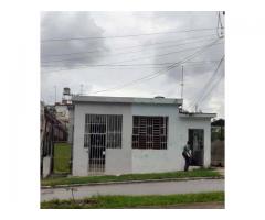 Casa Grande buena zona de Playa, placa libre y puerta Ave 70.2 casas en 1