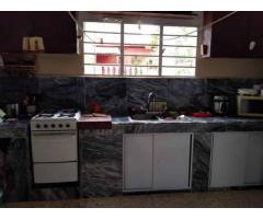 Casa Grande buena zona de Playa, placa libre y puerta Ave 70.2 casas en 1