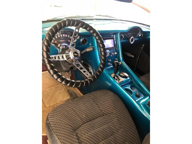 Chevrolet del 55 automático con un Mercedes 5 cilindro motor