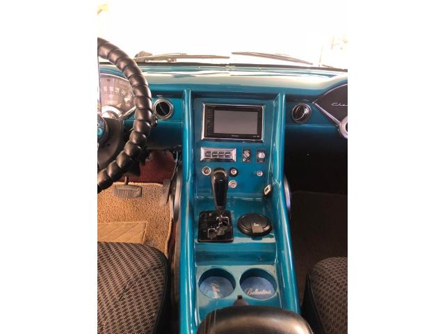 Chevrolet del 55 automático con un Mercedes 5 cilindro motor