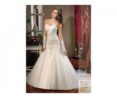 ALQUILER DE TRAJES DE NOVIAS Y NOVIOS MODERNOS D..