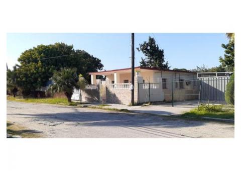 CASA DE 3 CUARTOS CON AMPLIOS TERRENOS, 691 M2, SE DEJA CON TODO ADENTRO, SEVILLANO